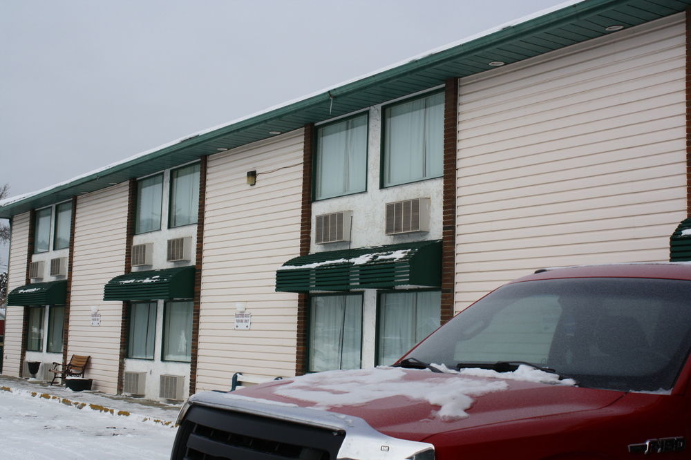 Travelodge By Wyndham Blairmore Exterior photo